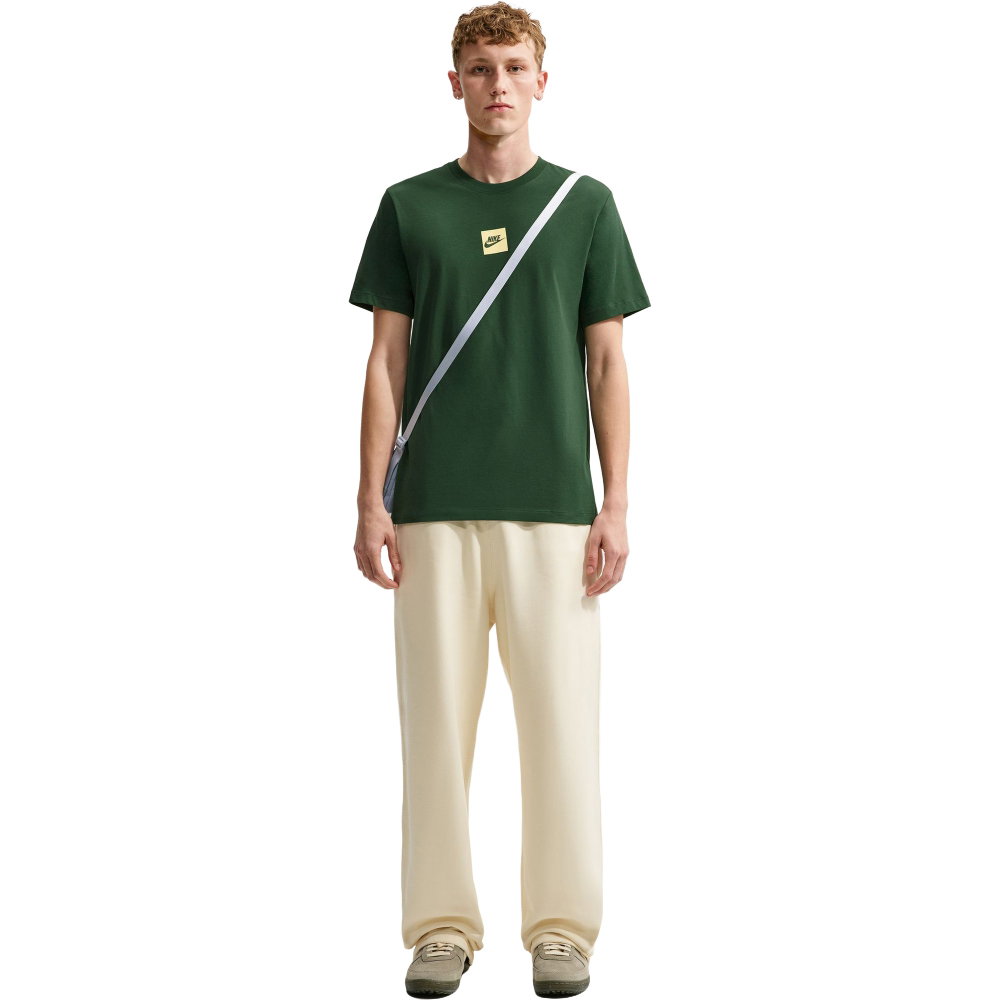 Nike - Club Futura Box T-Shirt Herren grün